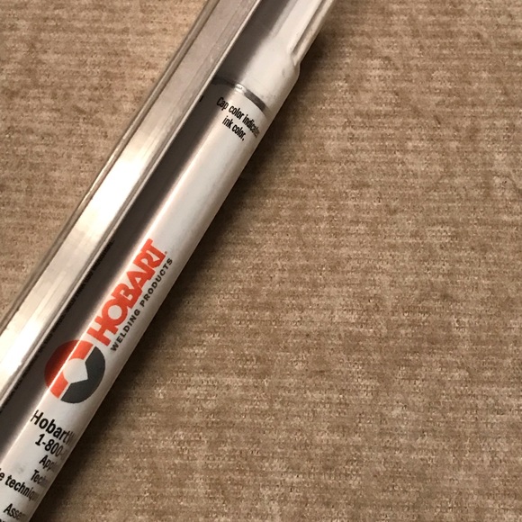 Hobart Welding Products White Industrial Paint Marker Pen # 770222
Valve action - Picture 6 of 6